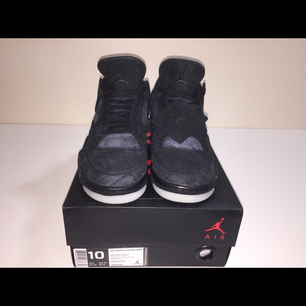 Kaws Jordan Retro 4